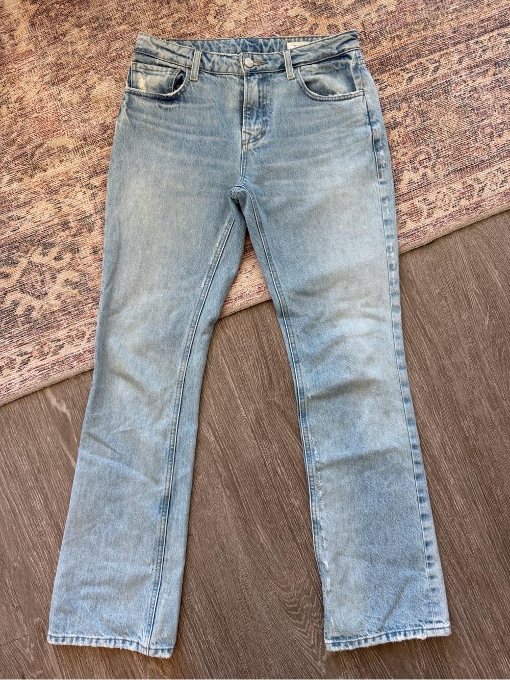 FRAME The Low Boot Jeans Size 26 Light Wash Distressed Low Rise Bootcut